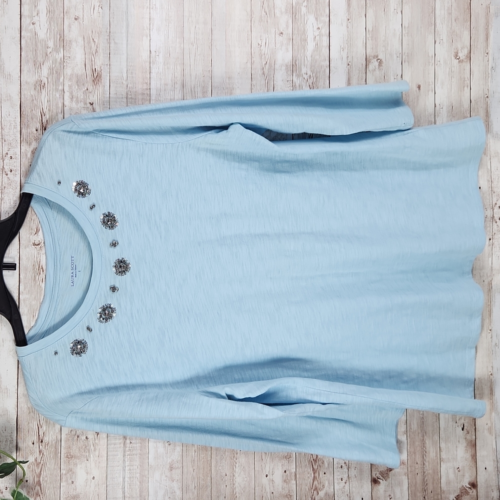 Laura Scott,0020, light blue top, size L